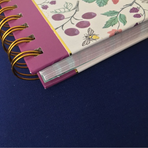 Milly Green Weekly Planner Notebook - Picture 4 of 10